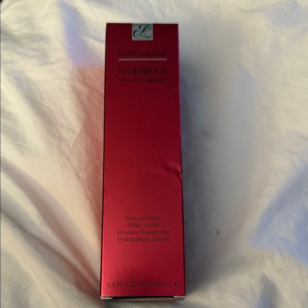 Estee Lauder Nutritious Super-Pomegranate in Red